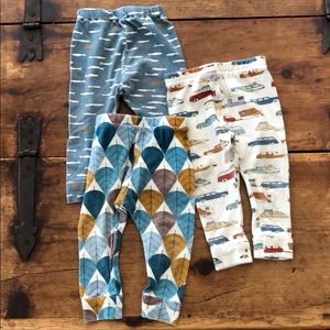 🦔 Lot of Three pants 6-12 months 🐿